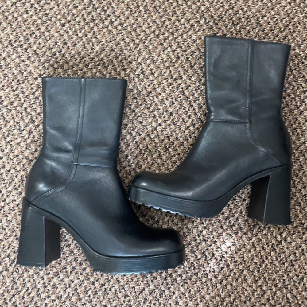 VINTAGE STEVE MADDEN “LIZIE” BOOTS SIZE 7.5